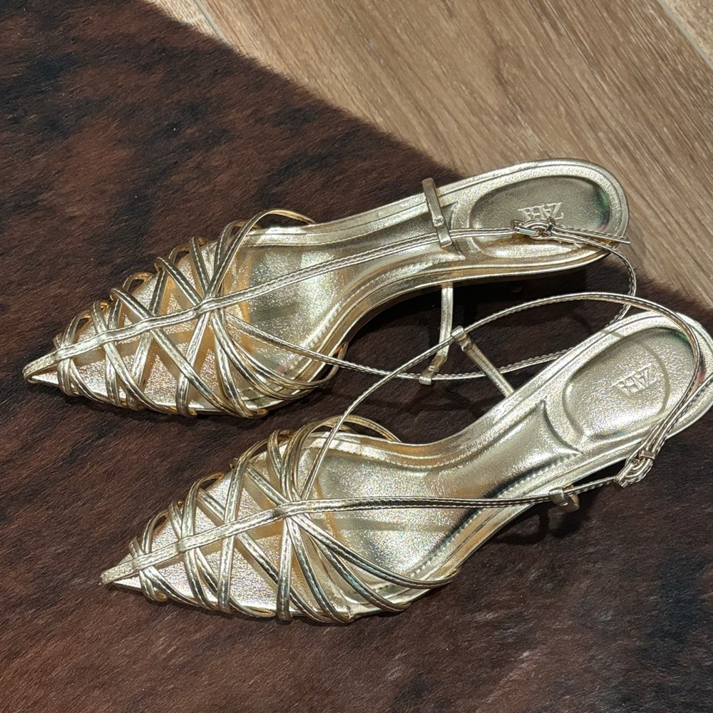 Elegant Gold Strappy Women's Shoes